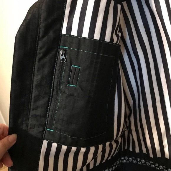 The White Collection ski/winter Jacket, size Small - Picture 5 of 16